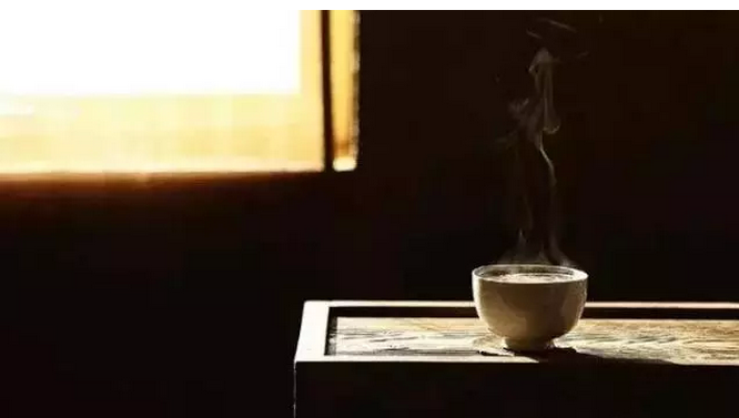 品一口香茶