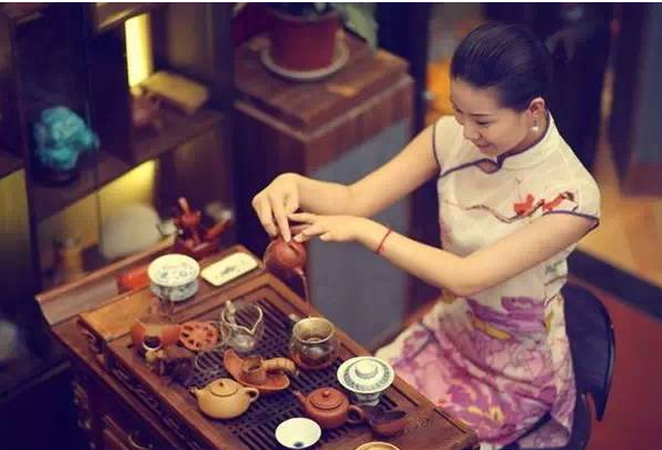 本人喜欢喝茶,这久跟朋友一起喝茶
