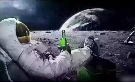 月球