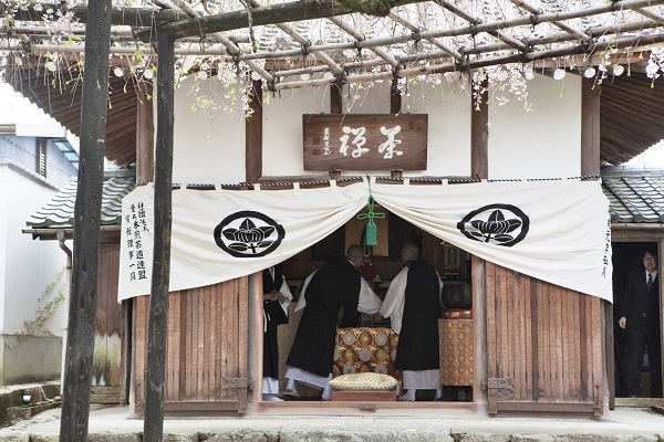 位于黄檗山万福寺的煎茶道祖师卖茶翁祭祀处